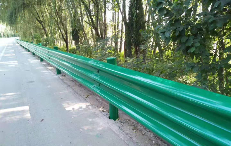 三波护栏的规格、制造工序、特点和用途是什么？？？？？